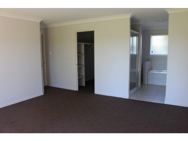 18 ROSELLA PARADE, Kingaroy QLD 4610