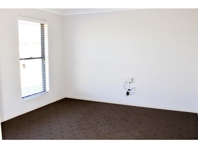 18 ROSELLA PARADE, Kingaroy QLD 4610