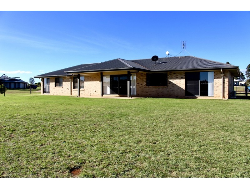 18 ROSELLA PARADE, Kingaroy QLD 4610