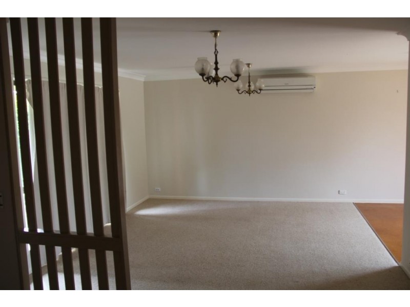 18 BUNKER AVENUE, Nanango QLD 4615