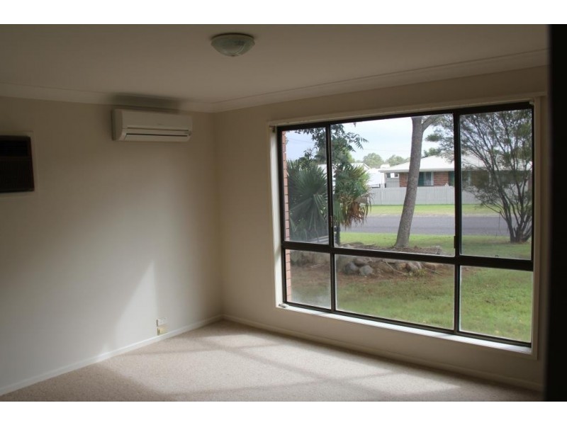 18 BUNKER AVENUE, Nanango QLD 4615