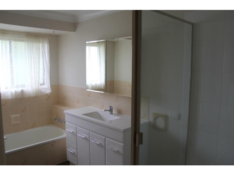 18 BUNKER AVENUE, Nanango QLD 4615