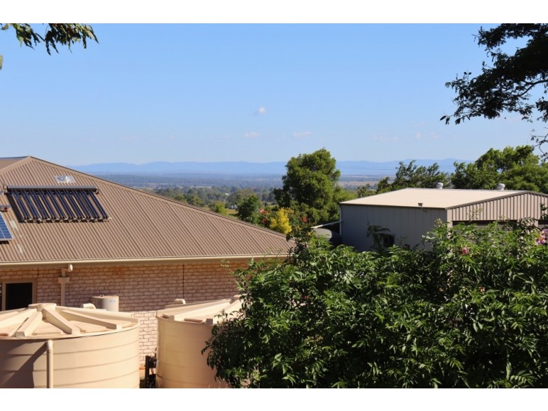 14 COUCHMANS ROAD, Kingaroy QLD 4610