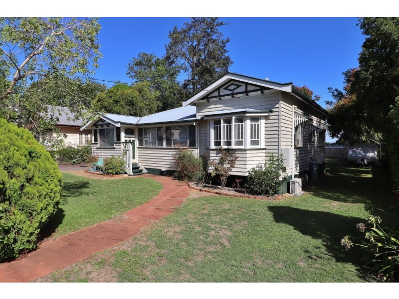 9 VENMAN STREET, Kingaroy QLD 4610