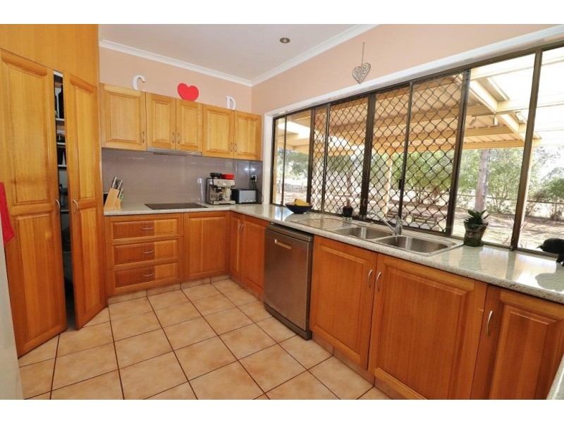210 Lankowskis, Kingaroy QLD 4610