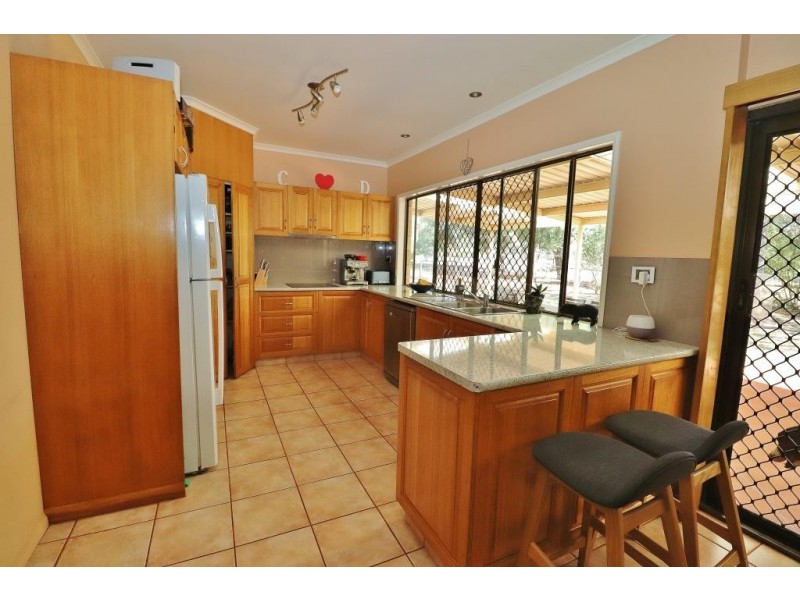 210 Lankowskis, Kingaroy QLD 4610