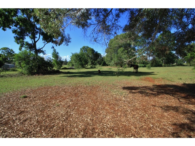 210 Lankowskis, Kingaroy QLD 4610