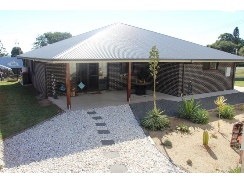 15 MOORE STREET, Kingaroy QLD 4610