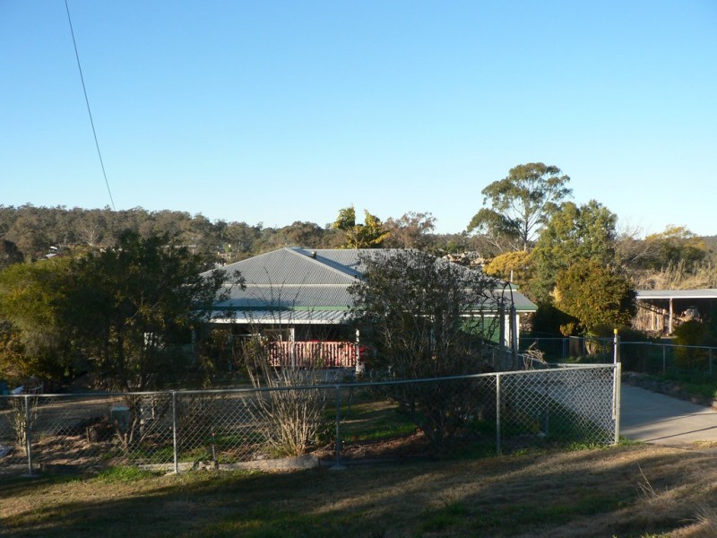 10 Collins Street, Proston QLD 4613