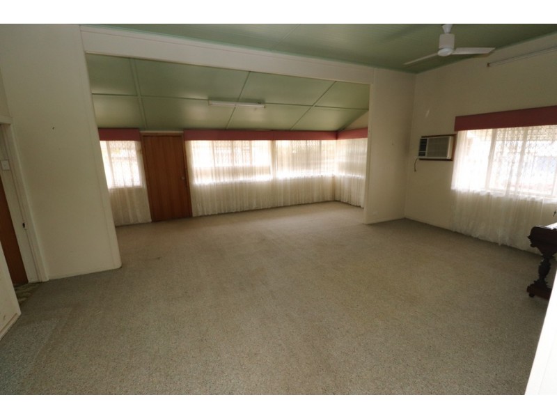 137 YOUNGMAN STREET, Kingaroy QLD 4610