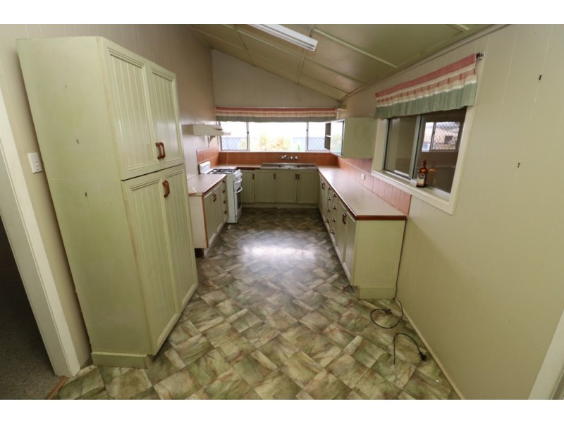 137 YOUNGMAN STREET, Kingaroy QLD 4610