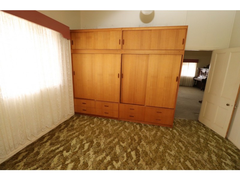 137 YOUNGMAN STREET, Kingaroy QLD 4610