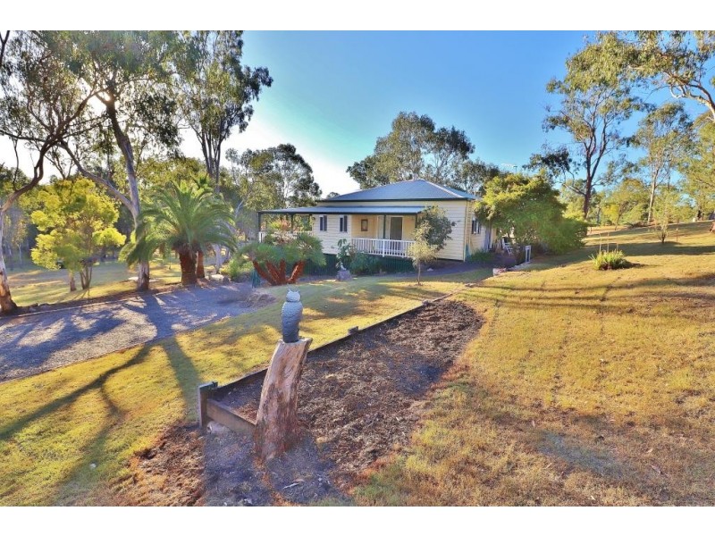 82 HOME STREET, Nanango QLD 4615
