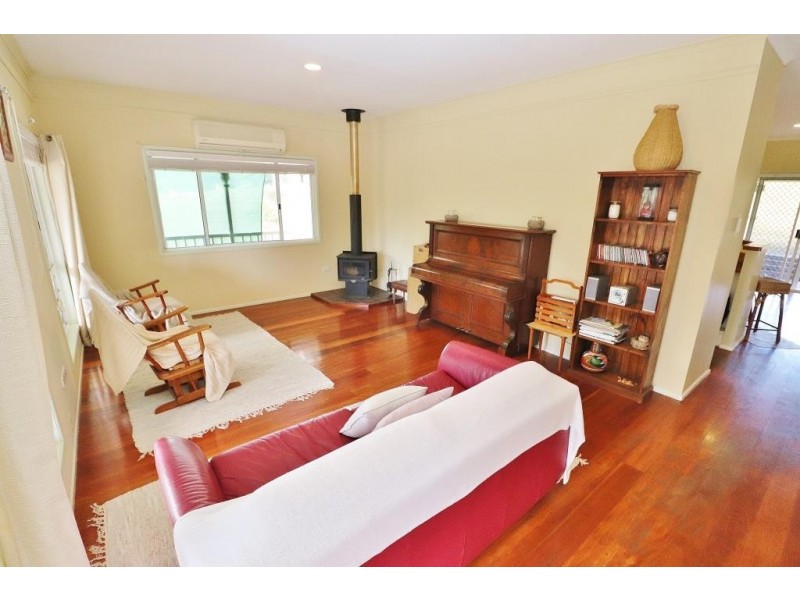82 HOME STREET, Nanango QLD 4615