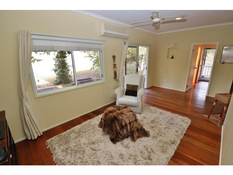 82 HOME STREET, Nanango QLD 4615