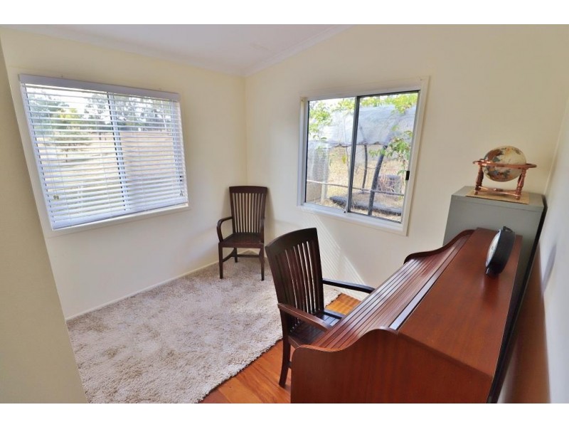 82 HOME STREET, Nanango QLD 4615