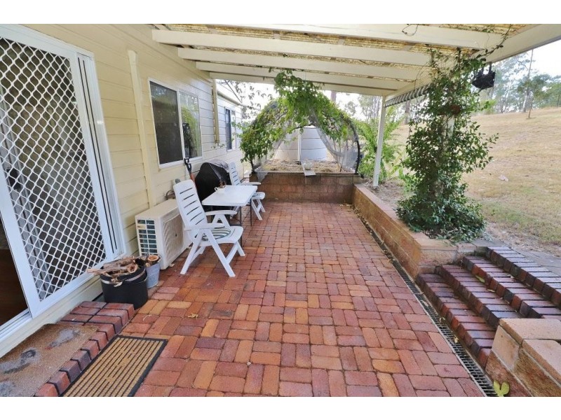 82 HOME STREET, Nanango QLD 4615