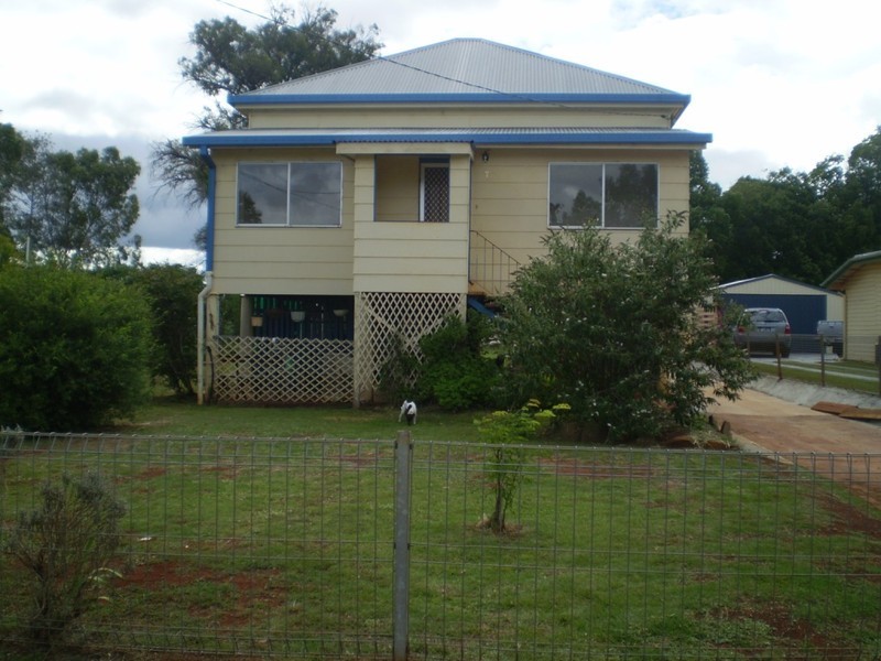 7 Belle Street, Kingaroy QLD 4610