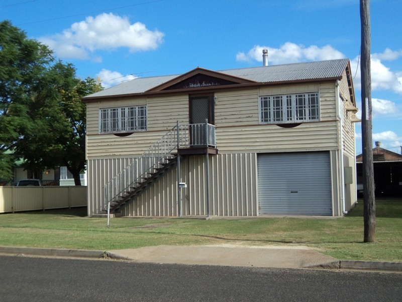 7 Queen Street, Kingaroy QLD 4610