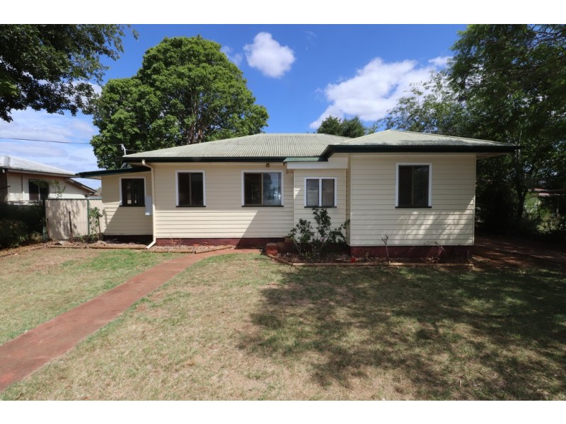 44 YOUNGMAN STREET, Kingaroy QLD 4610