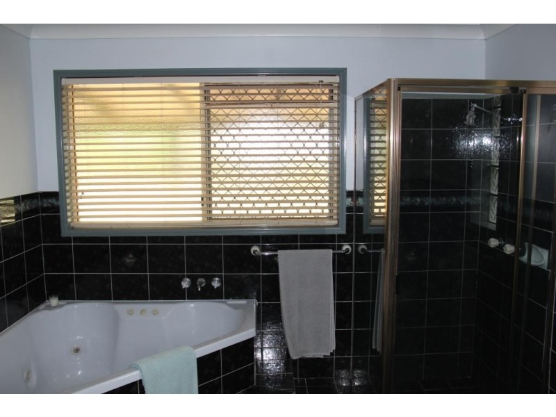 5 GRANT AVENUE, Kingaroy QLD 4610