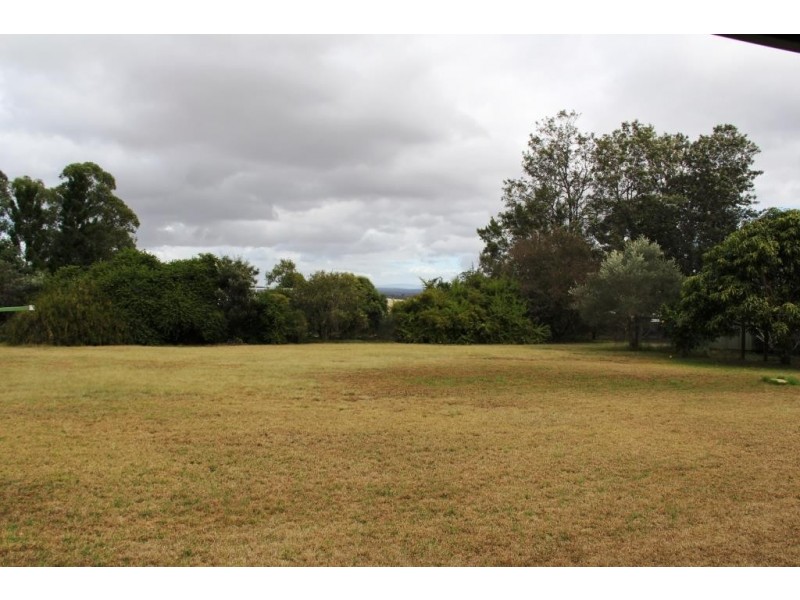 5 GRANT AVENUE, Kingaroy QLD 4610