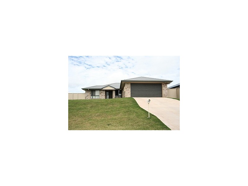 25 Frangipani Drive, Kingaroy QLD 4610