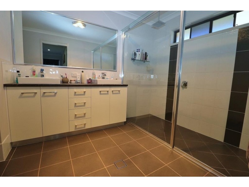 2-4 DARCIE STREET, Booie QLD 4610