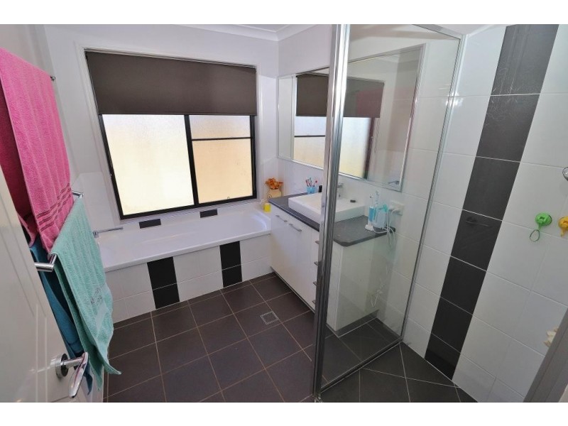 2-4 DARCIE STREET, Booie QLD 4610