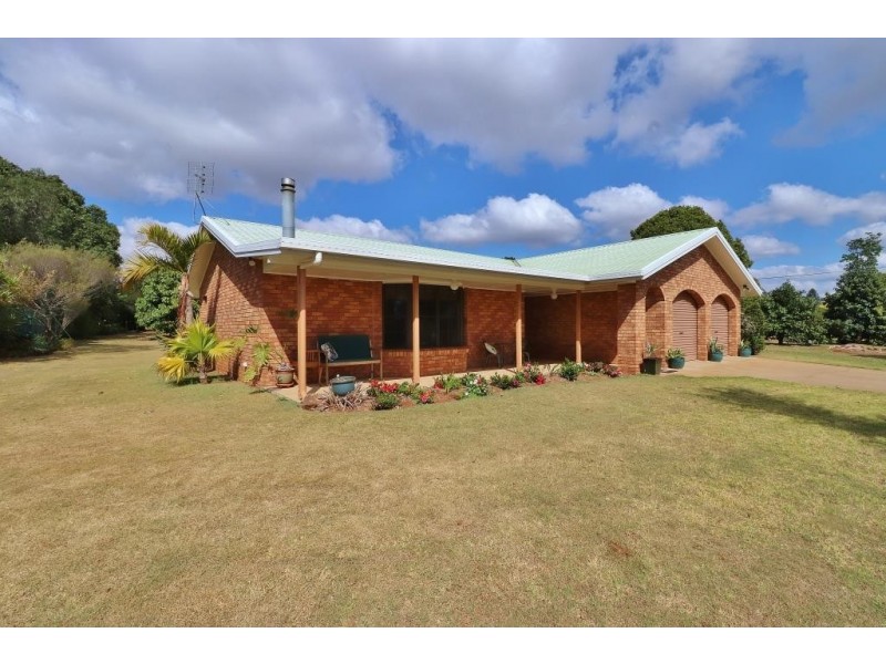 11 TARONG DRIVE, Kingaroy QLD 4610