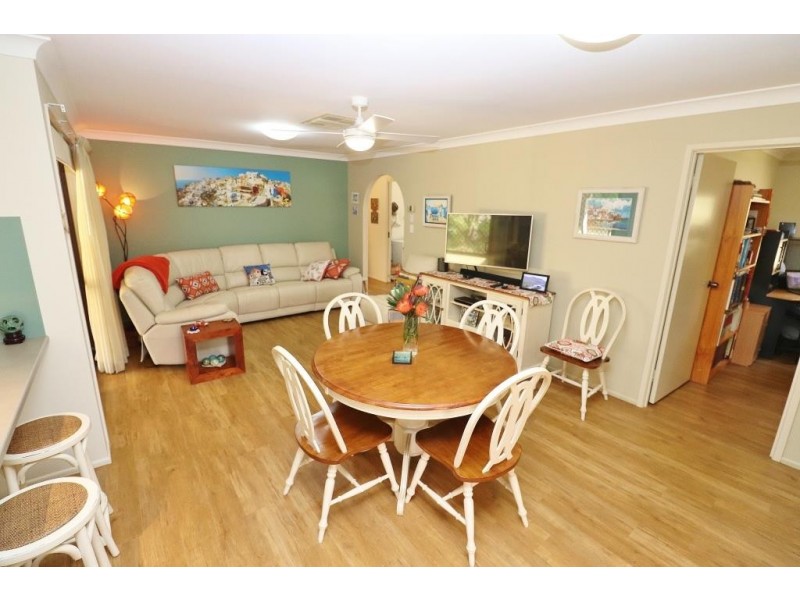 11 TARONG DRIVE, Kingaroy QLD 4610