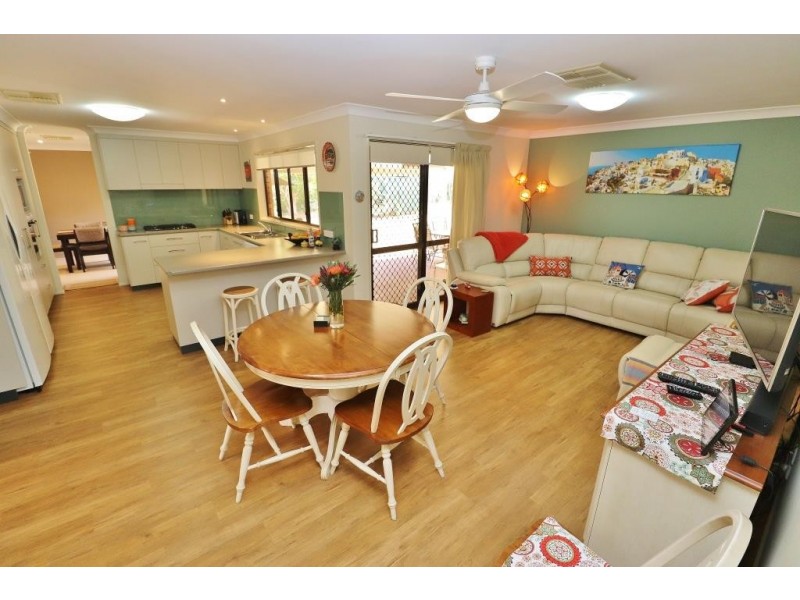 11 TARONG DRIVE, Kingaroy QLD 4610