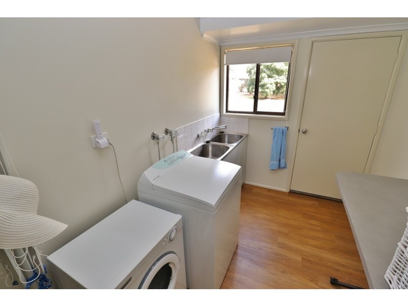 11 TARONG DRIVE, Kingaroy QLD 4610
