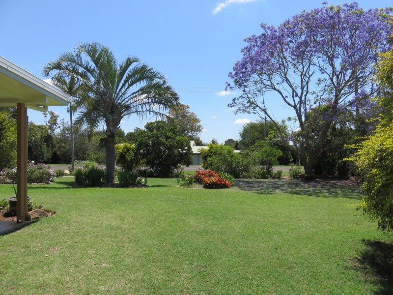 11 TARONG DRIVE, Kingaroy QLD 4610