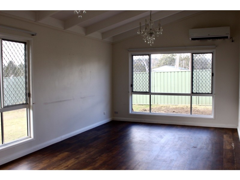 85 CHESTER STREET, Nanango QLD 4615