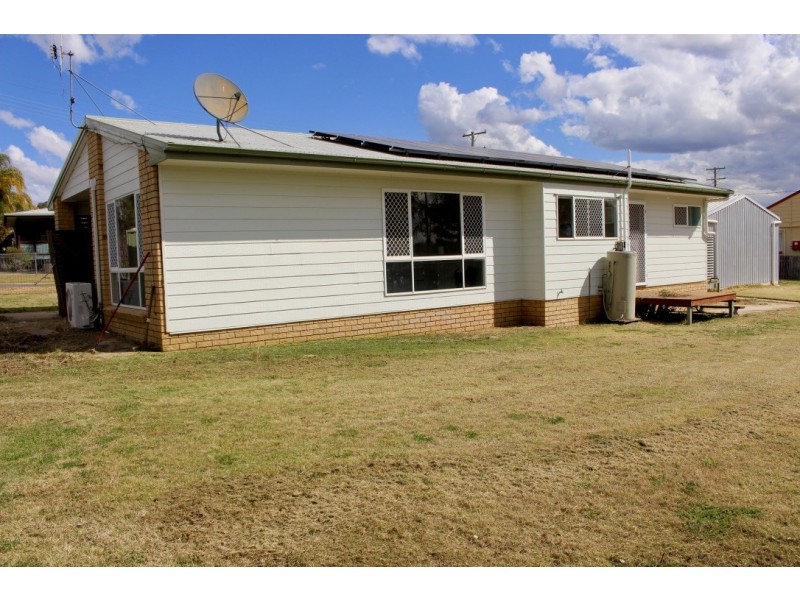 85 CHESTER STREET, Nanango QLD 4615