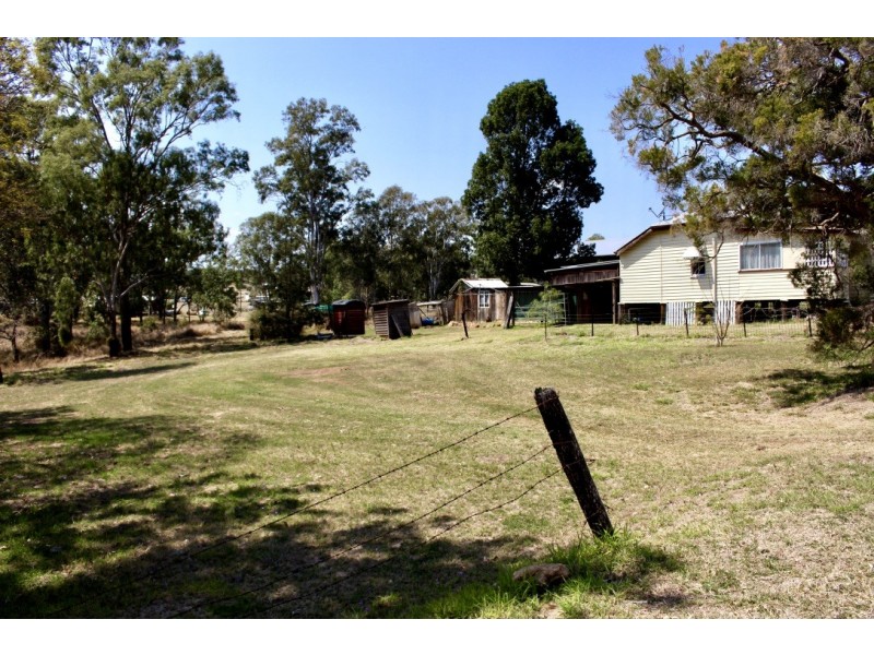 10 MAIN STREET, Hivesville QLD 4612