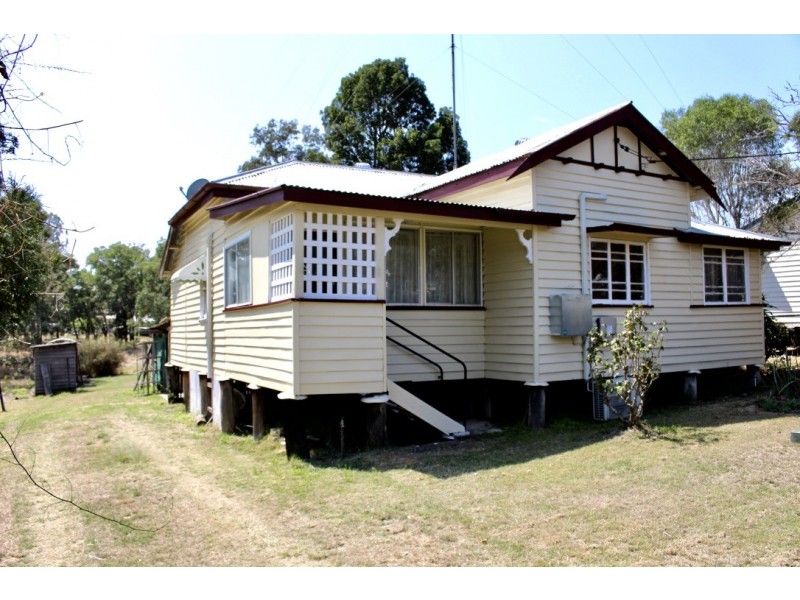 10 MAIN STREET, Hivesville QLD 4612