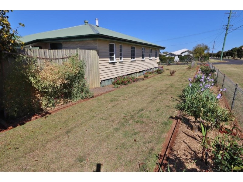 16 FISHER STREET, Kingaroy QLD 4610 Raine & Horne Kingaroy Sold