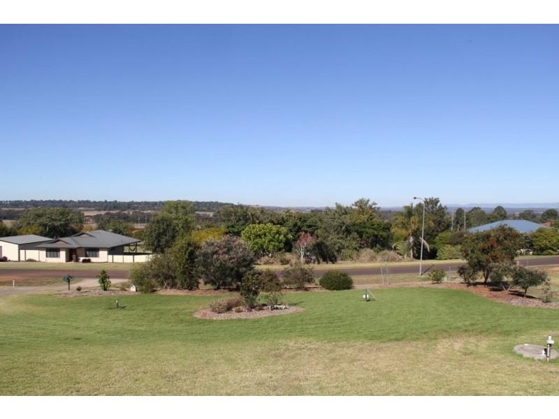 39 SONAREE DRIVE, Kingaroy QLD 4610