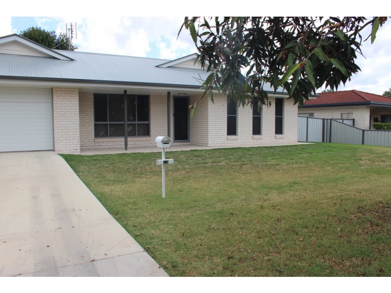 19 Reservoir Street, Kingaroy QLD 4610