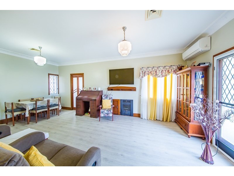 16 CORAL STREET, Kingaroy QLD 4610