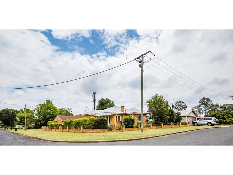 16 CORAL STREET, Kingaroy QLD 4610