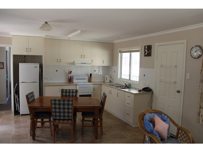 Wattle Camp QLD 4615