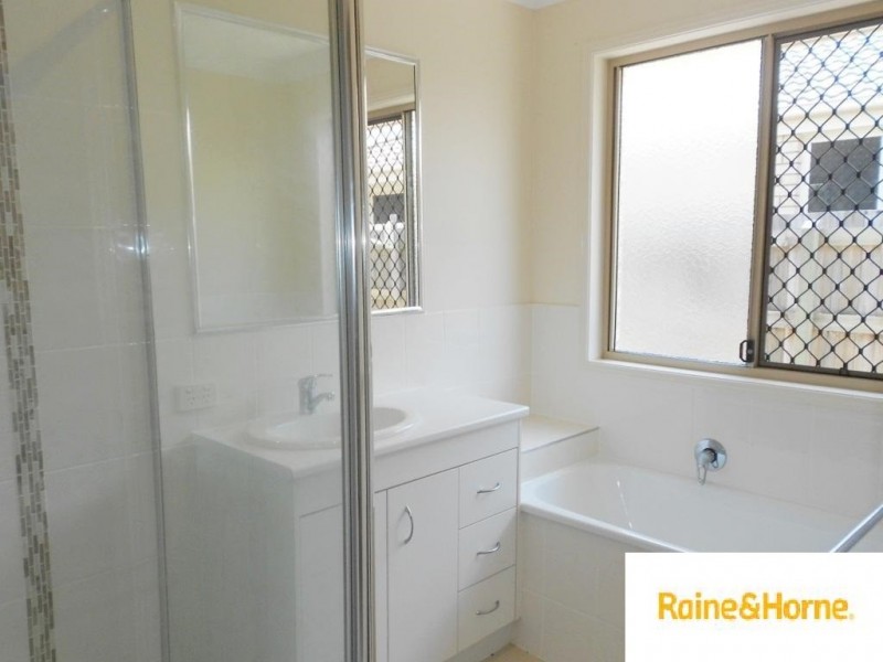 39 OASIS DRIVE, Kingaroy QLD 4610