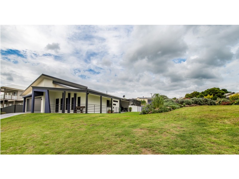 64 WEBSTER STREET, Kingaroy QLD 4610