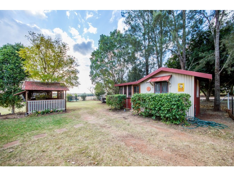 46 MOORE STREET, Kingaroy QLD 4610
