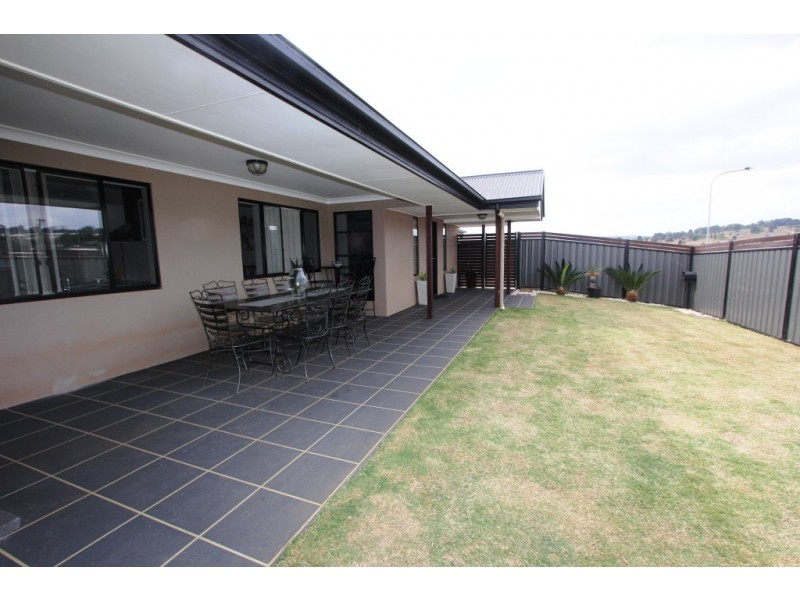 1 Frangipani Drive, Kingaroy QLD 4610