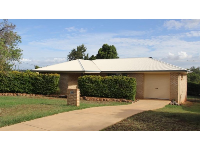 19 FAIRVIEW DRIVE, Kingaroy QLD 4610