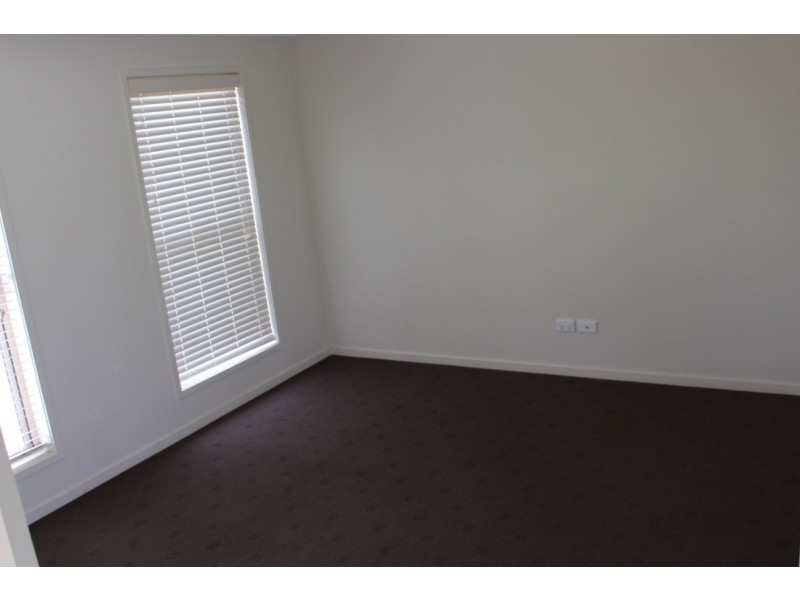 74-76 ROSELLA PARADE, Kingaroy QLD 4610